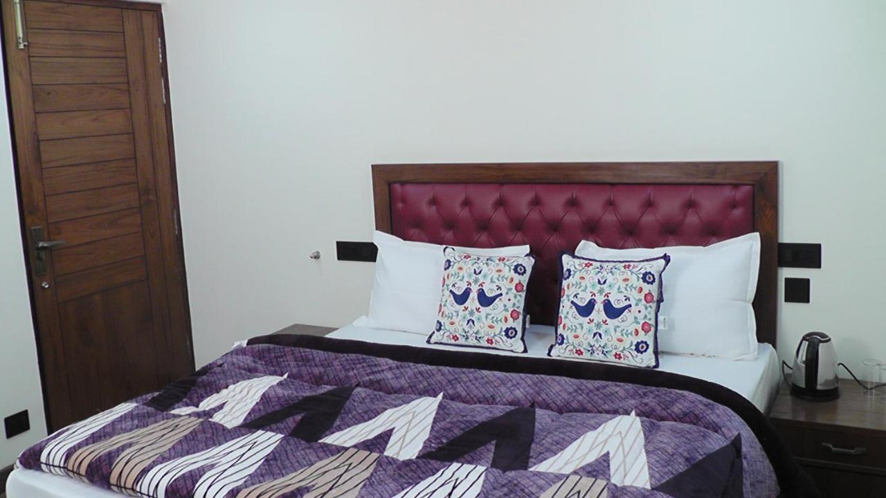 Hotel Jakhu Heights Shimla Exterior photo